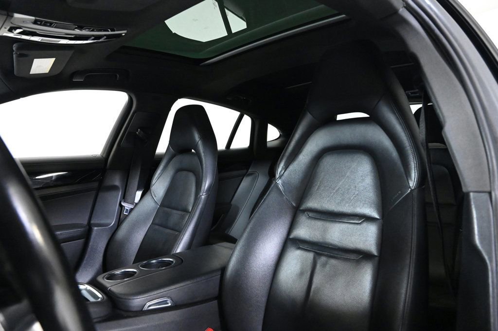 Certified 2020 Porsche Panamera image 5