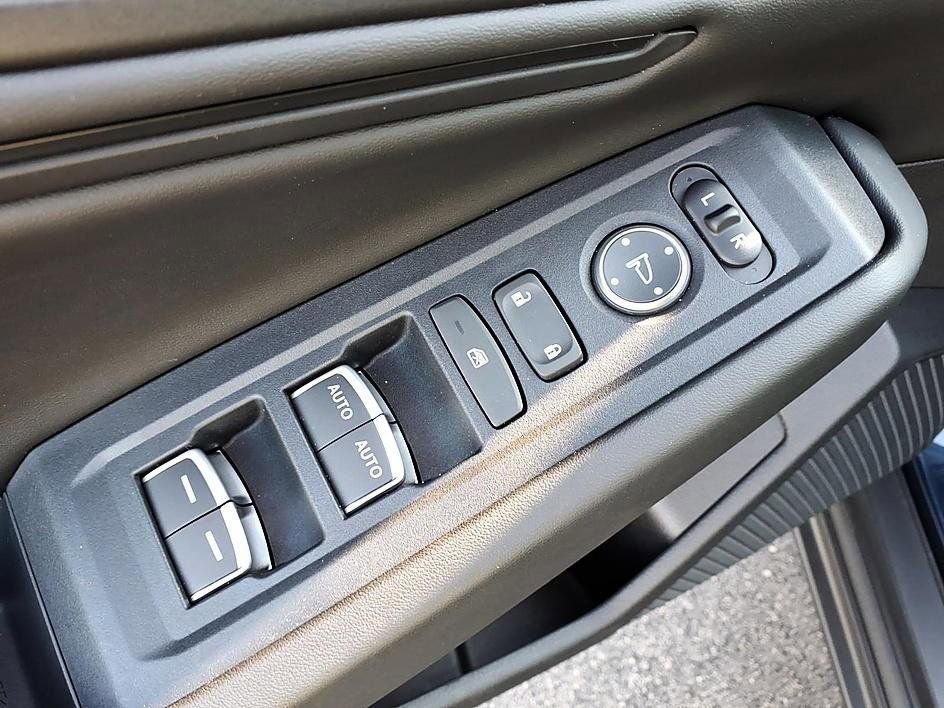 Certified 2025 Honda Accord SE image 11
