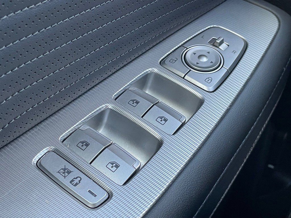 Used 2023 Hyundai Palisade Calligraphy image 18