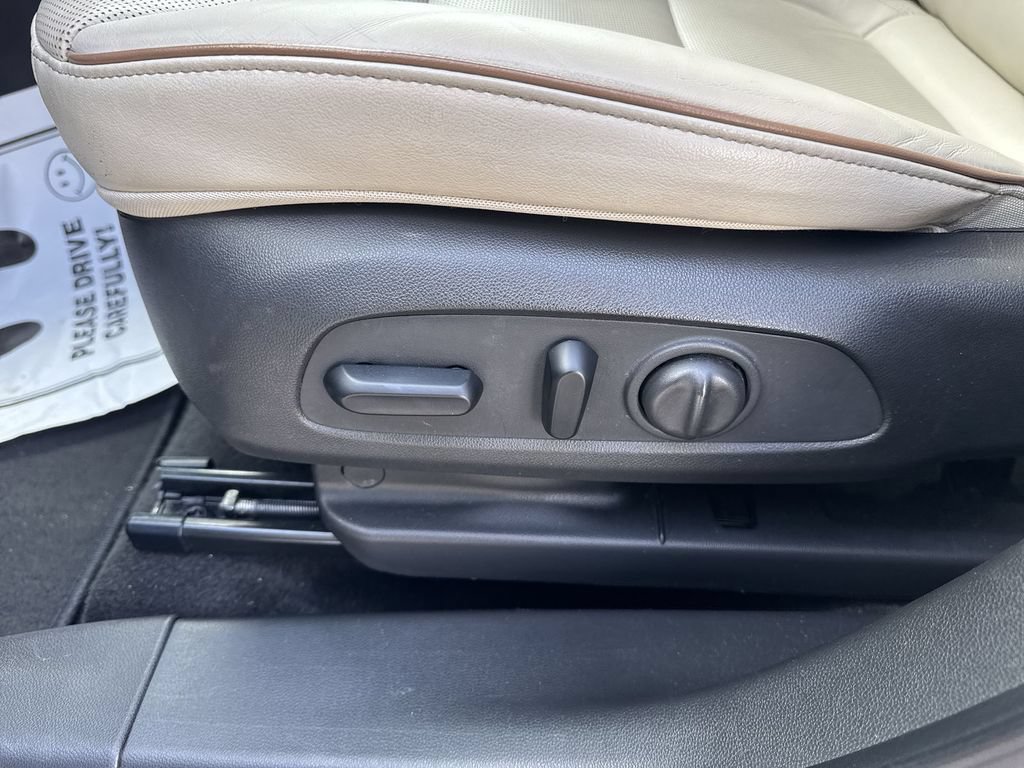 Used 2024 Buick Encore GX Avenir AWD/4WD image 14