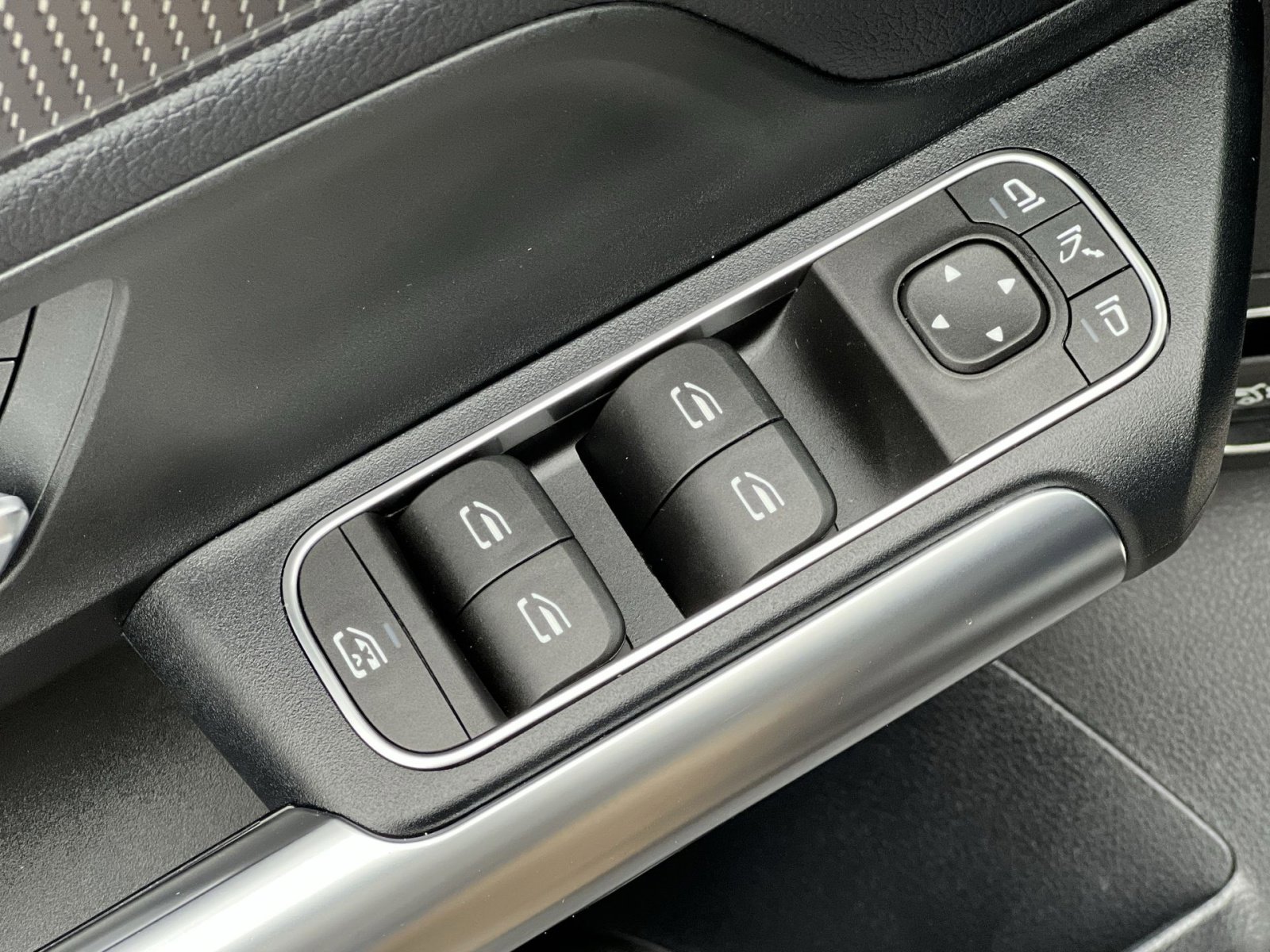 Certified 2022 Mercedes-Benz GLA 250 4MATIC image 13