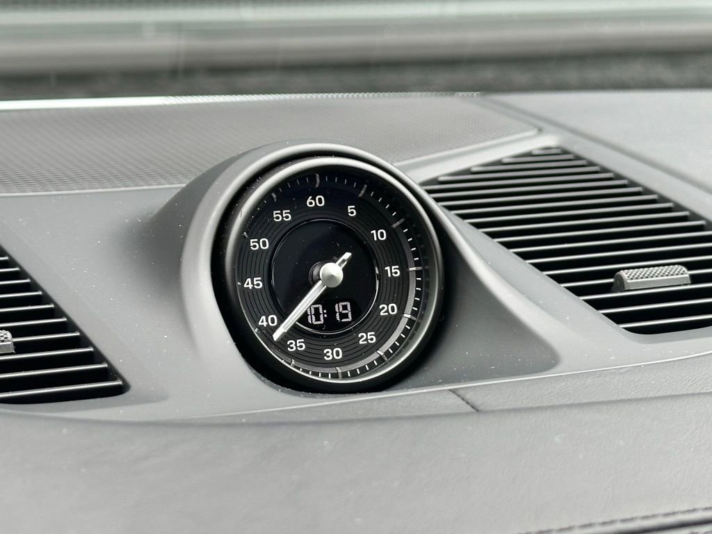 Used 2026 Porsche Cayenne E-Hybrid Coupe image 33