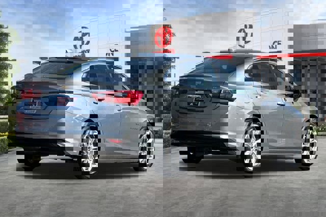 Used 2023 Chevrolet Malibu LT w/ Driver Confidence Package image 4
