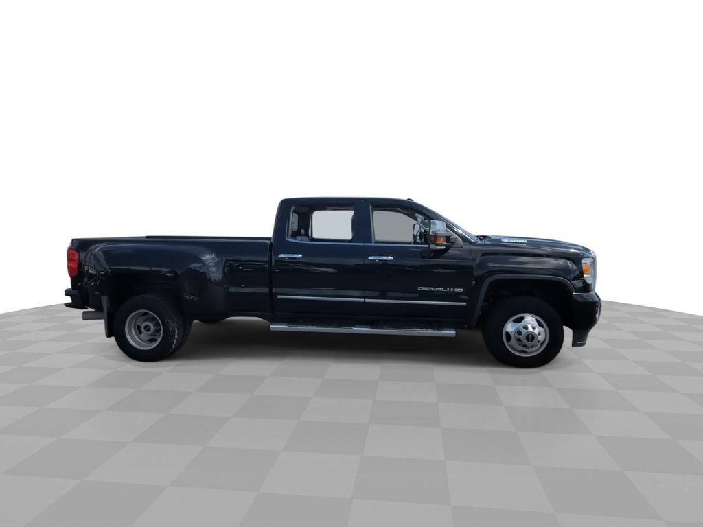 Used 2019 GMC Sierra 3500 Denali w/ Duramax Plus Package AWD/4WD image 9
