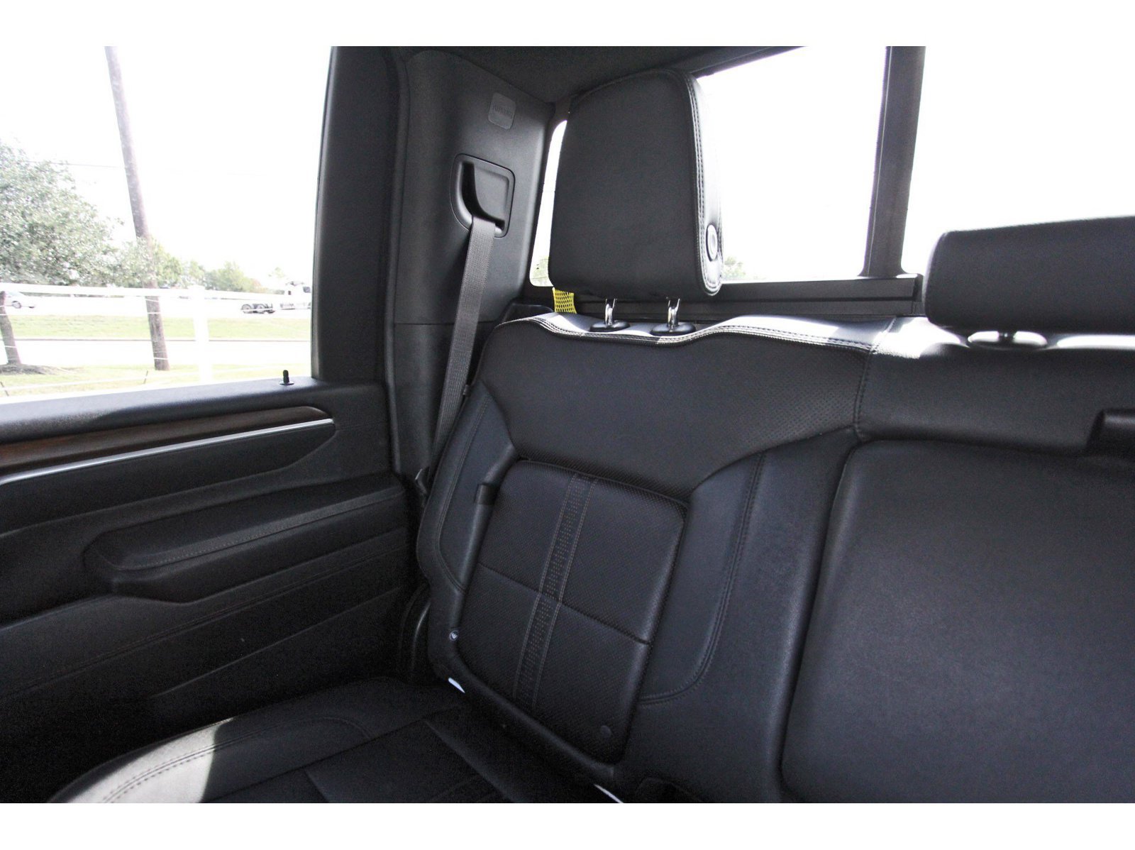 Used 2025 Chevrolet Silverado 3500 High Country w/ High Country Premium Package AWD/4WD image 14