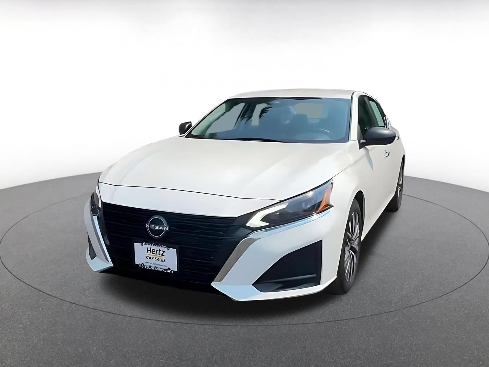 Used 2025 Nissan Altima 2.5 SV FWD image 6