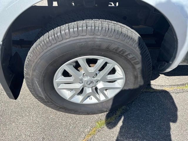 Used 2016 Nissan Frontier SV w/ SV Value Truck Package AWD/4WD image 9