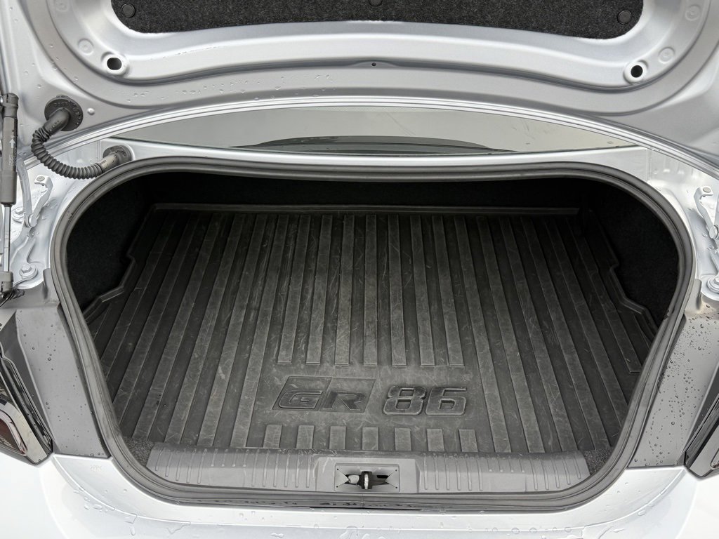 Used 2024 Toyota GR86 Premium image 10