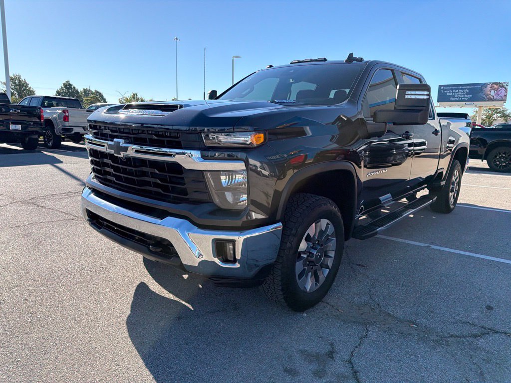 Used 2024 Chevrolet Silverado 2500 LT w/ All Star Edition AWD/4WD image 7
