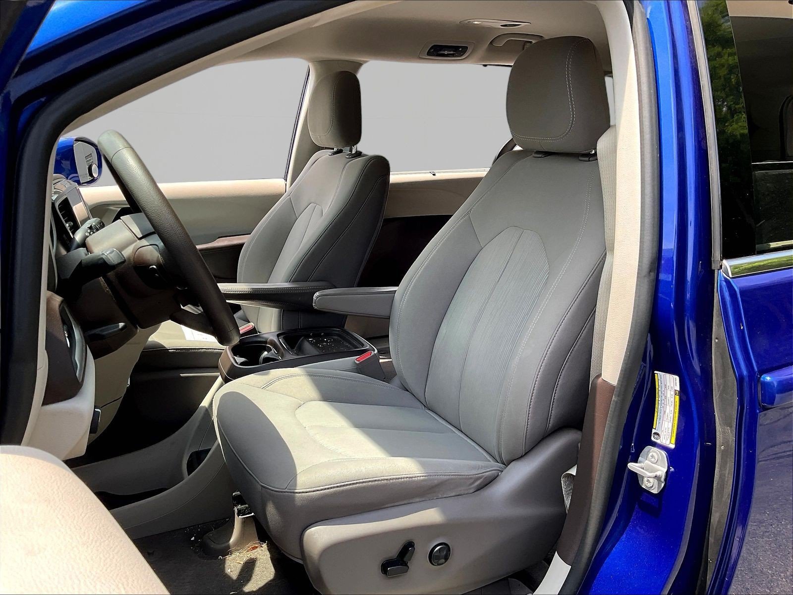 Used 2019 Chrysler Pacifica Touring Plus FWD image 22