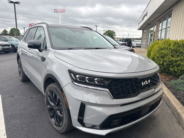 Used 2023 Kia Sorento SX AWD/4WD image 2