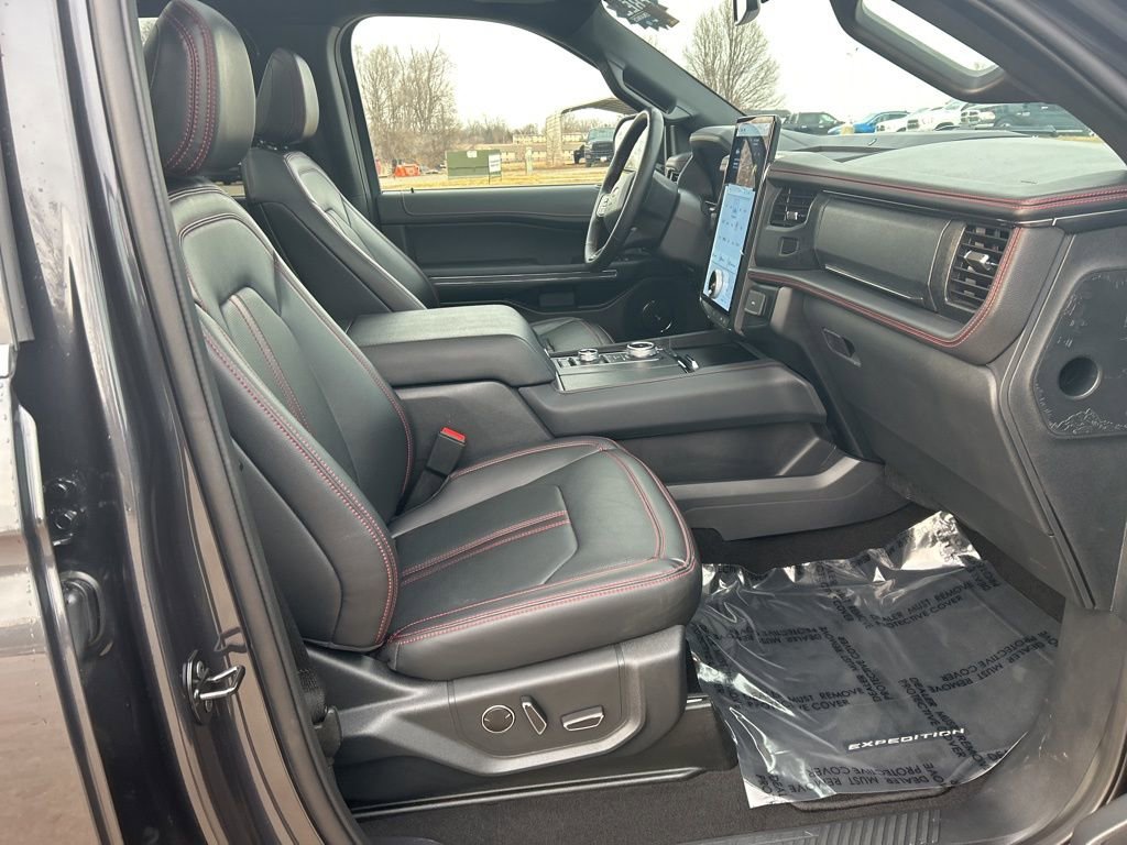 Used 2024 Ford Expedition Max Limited image 25