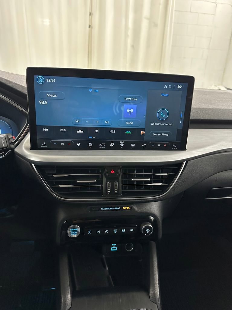 Used 2023 Ford Escape Platinum w/ Premium Technology Package image 22