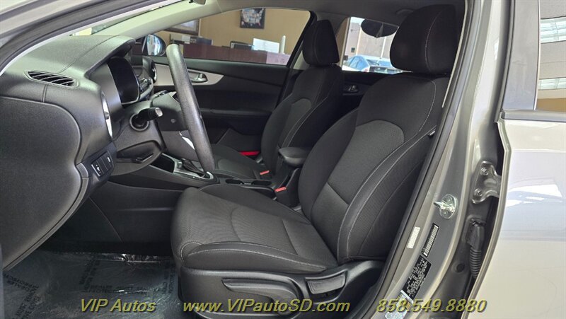 Used 2016 Kia Forte LX FWD image 15