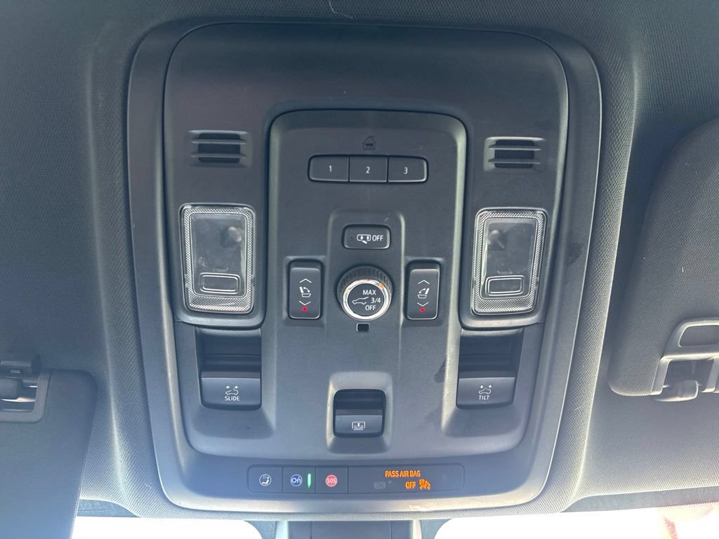 Used 2021 Chevrolet Tahoe Z71 w/ Z71 Off-Road Package AWD/4WD image 16