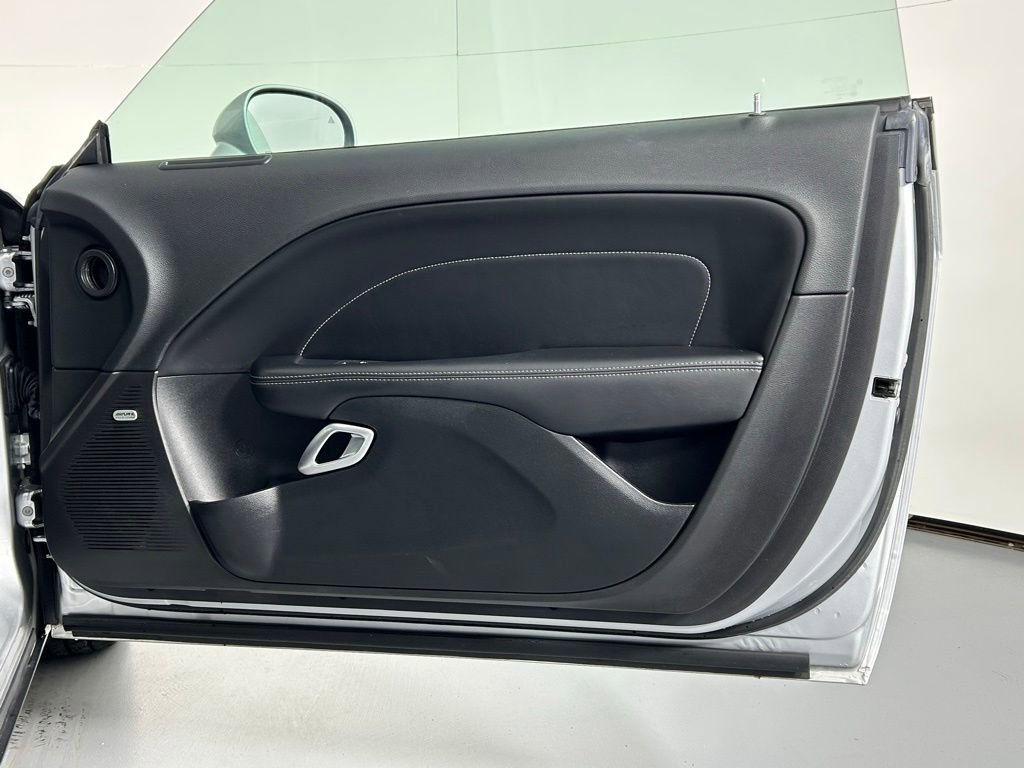 Used 2019 Dodge Challenger SXT w/ Plus Package RWD image 9