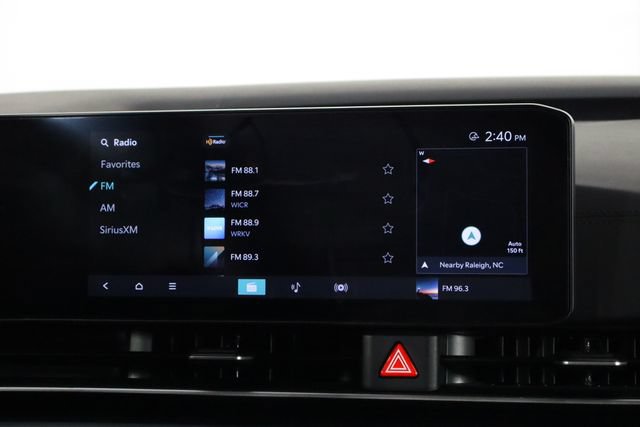 Used 2025 Kia Carnival FWD image 28
