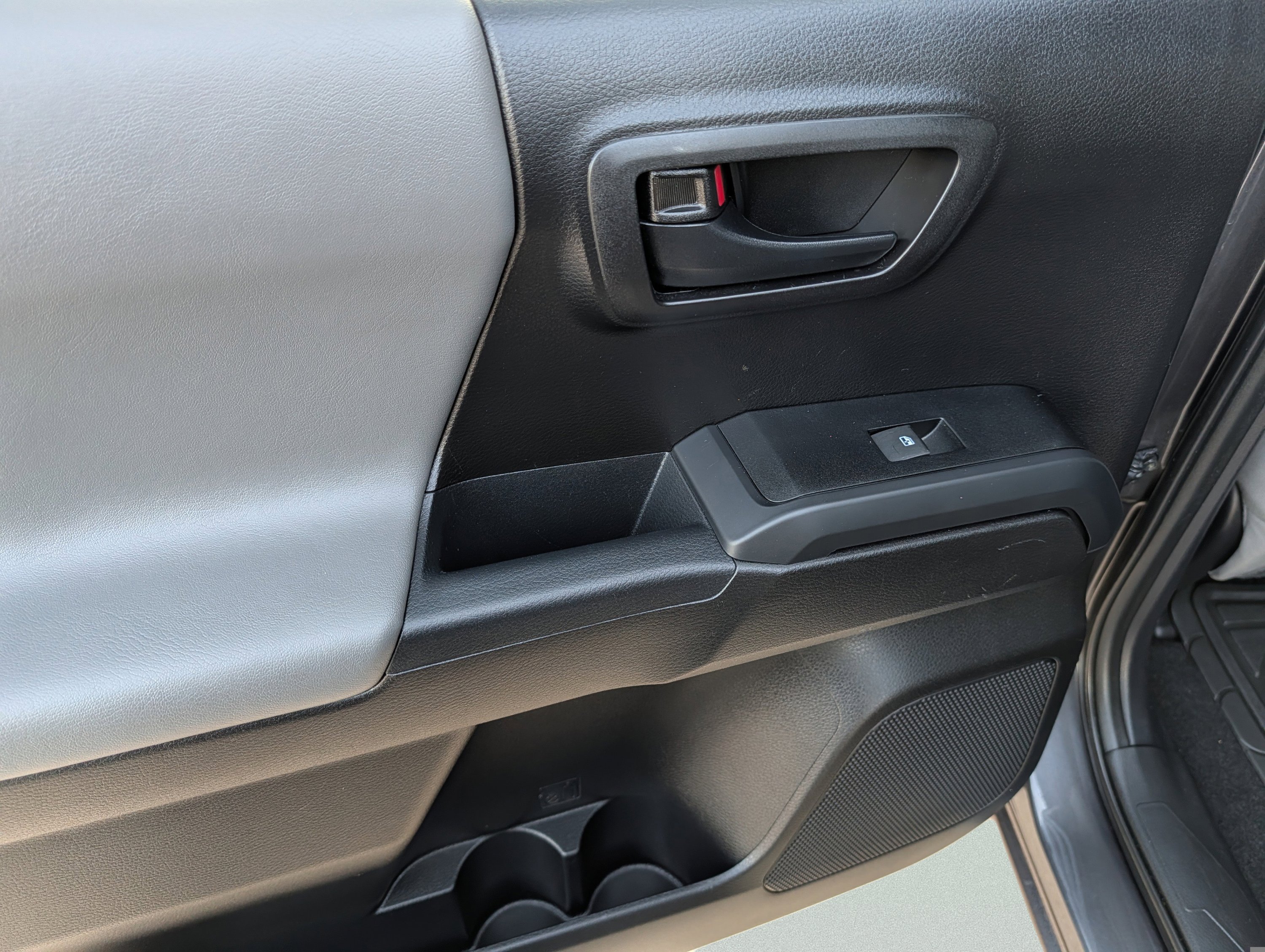 Used 2019 Toyota Tacoma SR w/ SR Convenience Package image 20