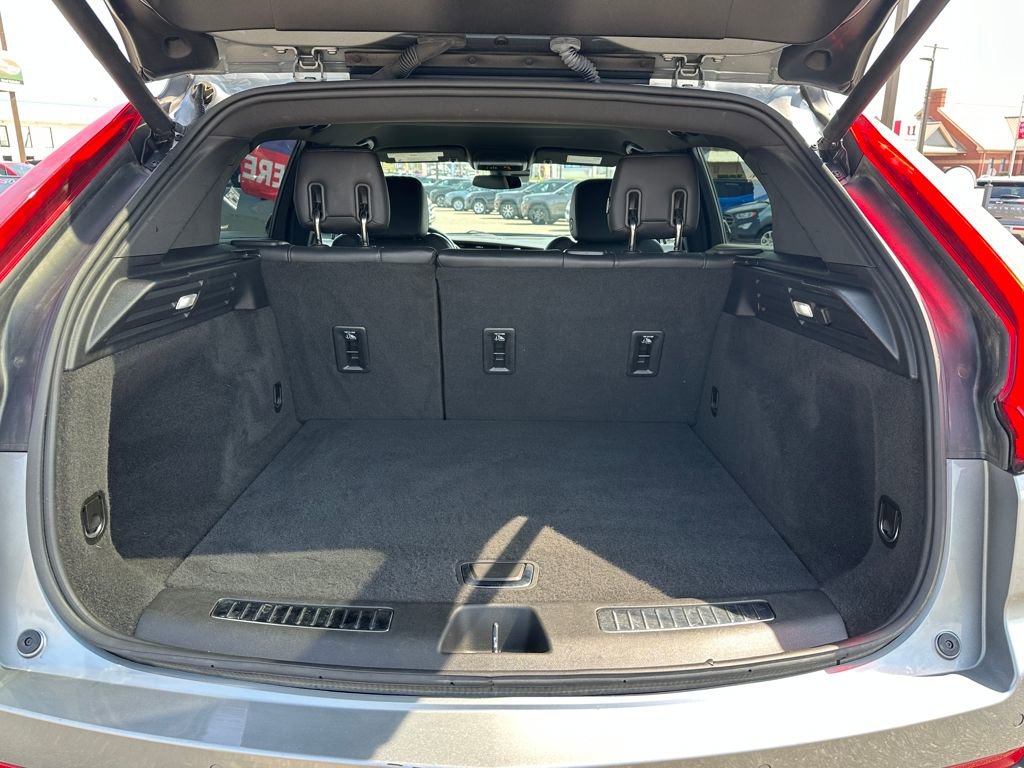 Certified 2023 Cadillac XT4 Premium Luxury image 11