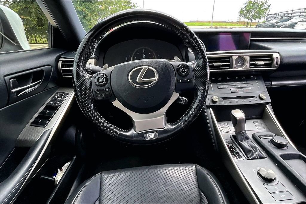 Used 2016 Lexus IS 200t w/ F Sport Package RWD image 6
