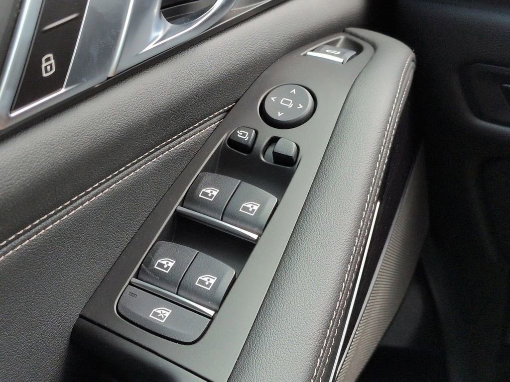 New 2026 BMW X5 xDrive40i w/ M Sport Package image 25