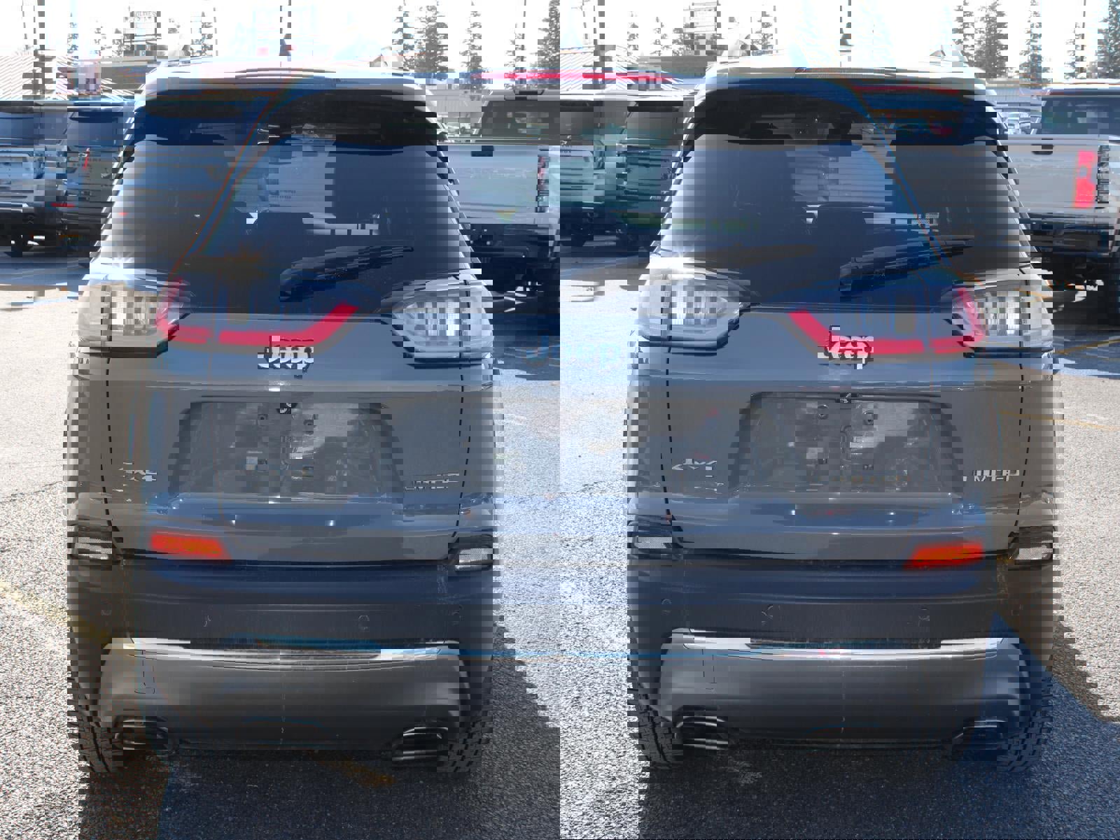 Used 2019 Jeep Cherokee Limited image 5