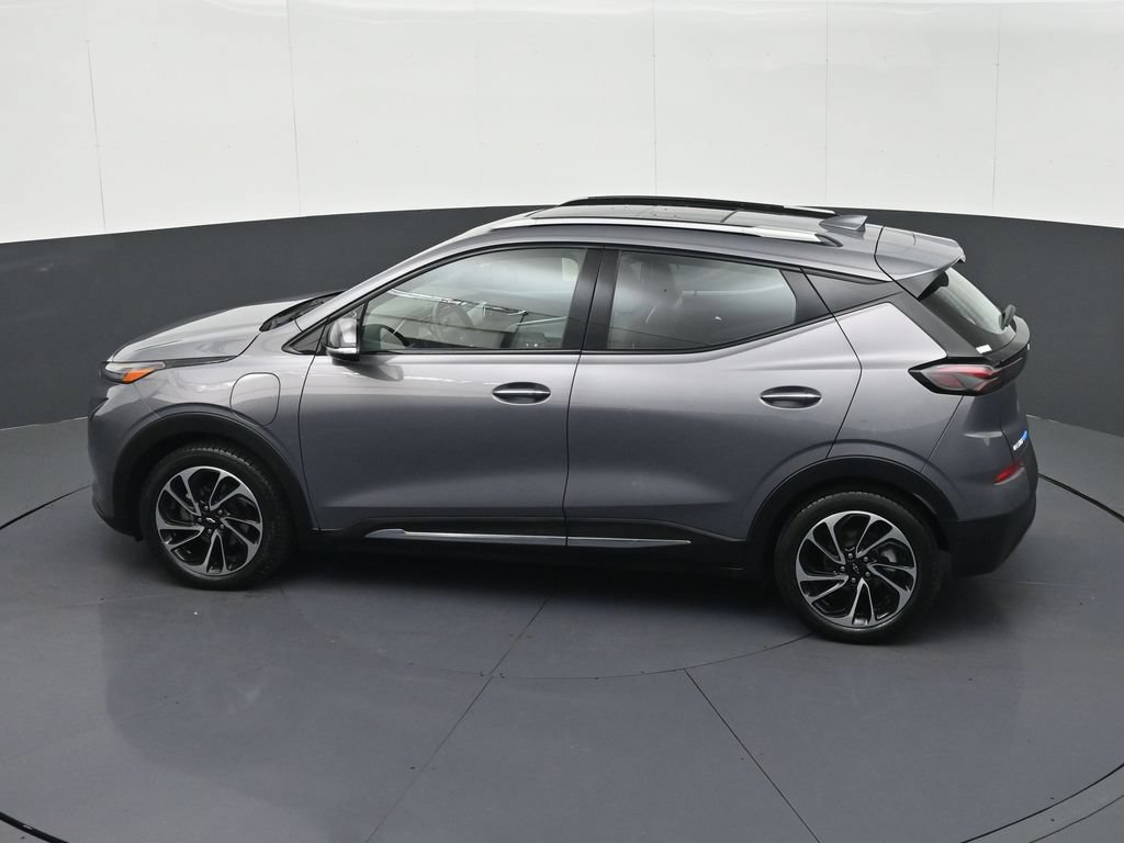 Certified 2023 Chevrolet Bolt EUV Premier w/ Sun & Sound Package FWD image 23