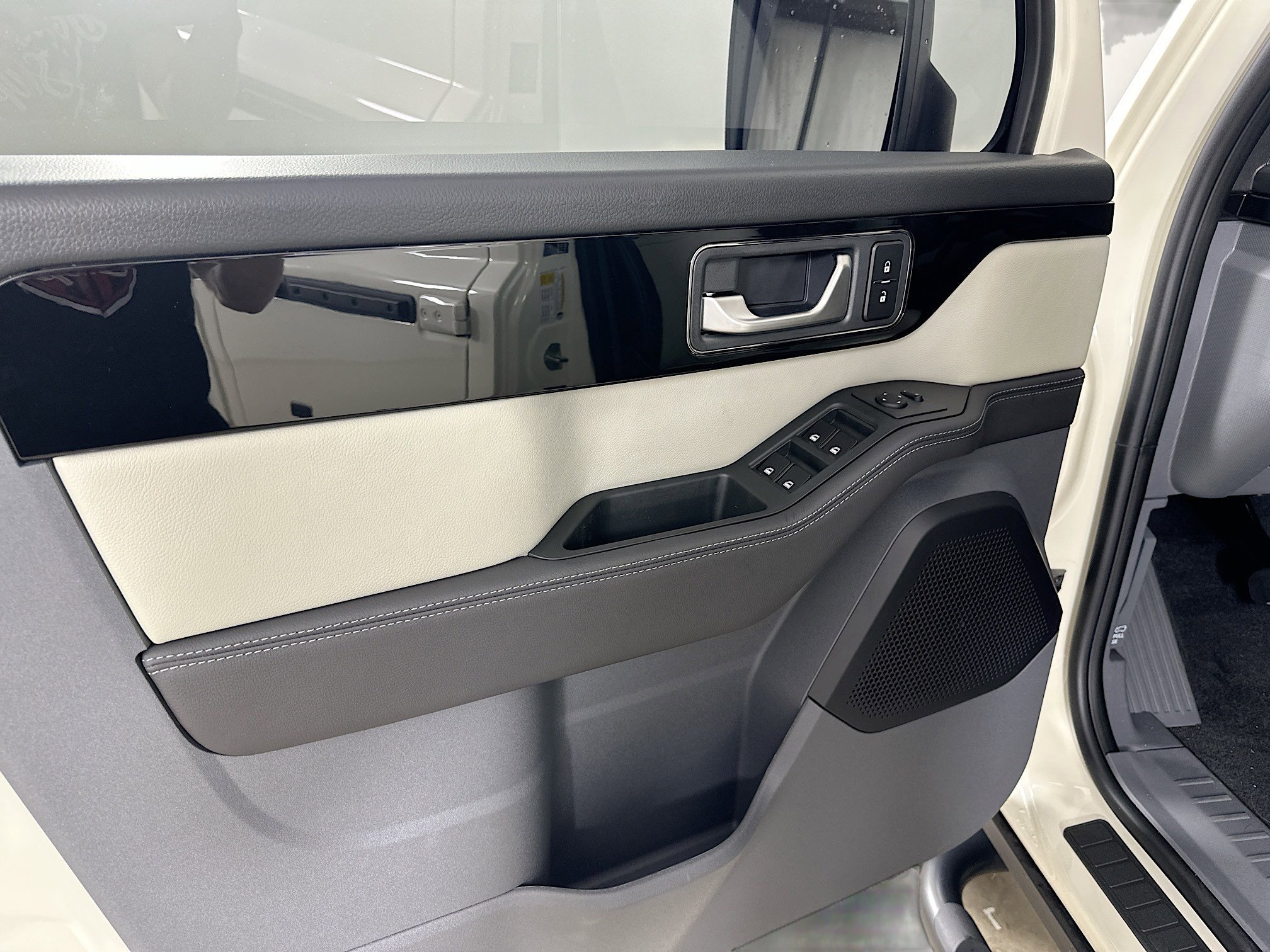 New 2025 INEOS Grenadier Quartermaster AWD/4WD image 17