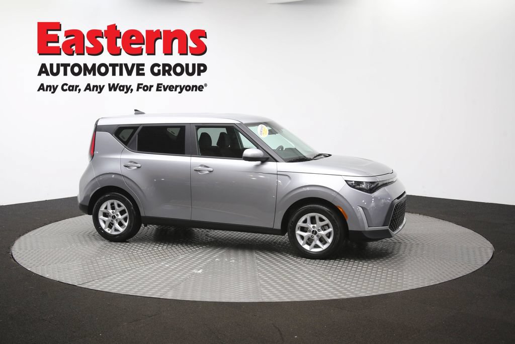 Used 2025 Kia Soul LX w/ LX Technology Package FWD image 45