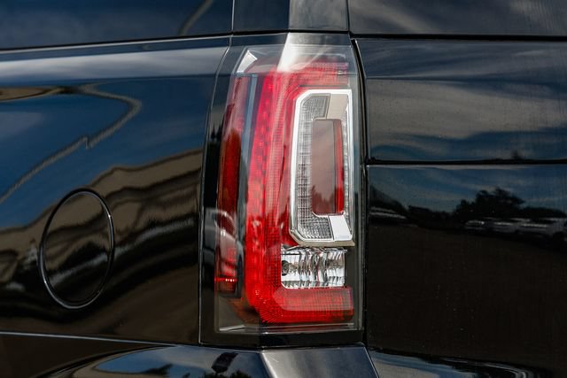 Used 2019 GMC Yukon Denali w/ Denali Ultimate Package AWD/4WD image 10