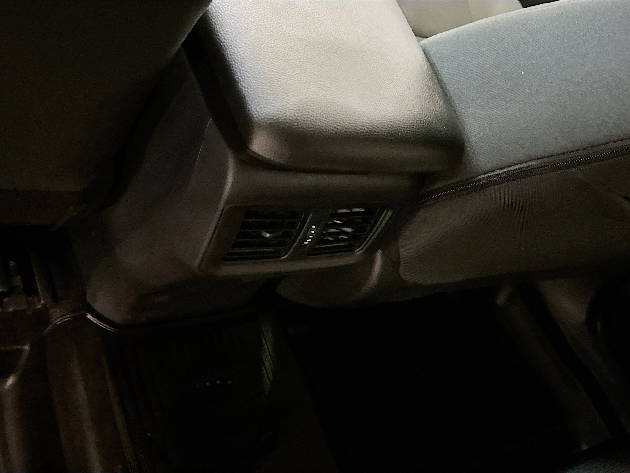 Used 2025 Toyota RAV4 LE image 28