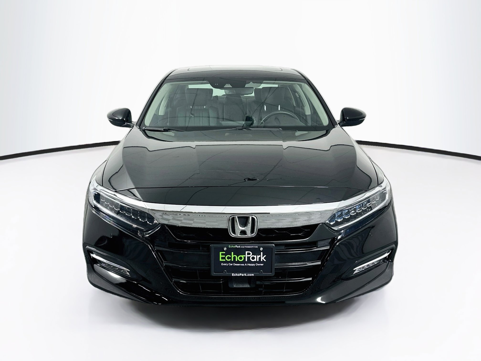 Used 2018 Honda Accord Touring image 2