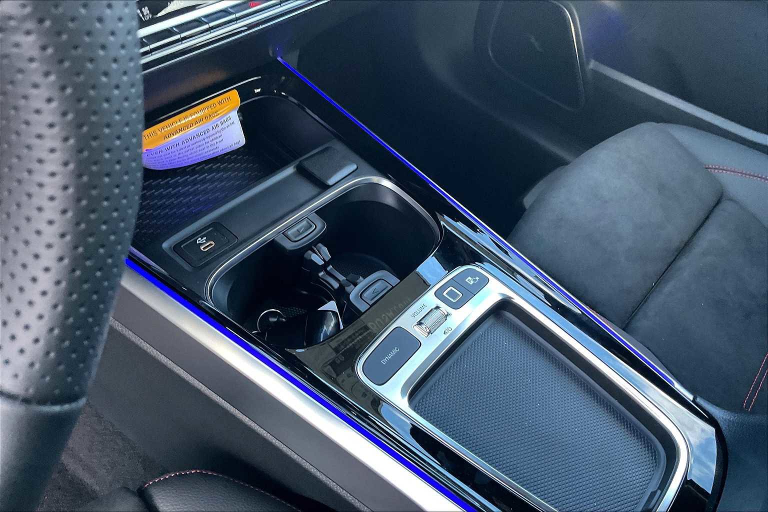 New 2025 Mercedes-Benz GLB 35 AMG 4MATIC image 11