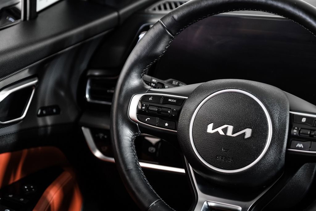 Used 2024 Kia Sportage SX image 14