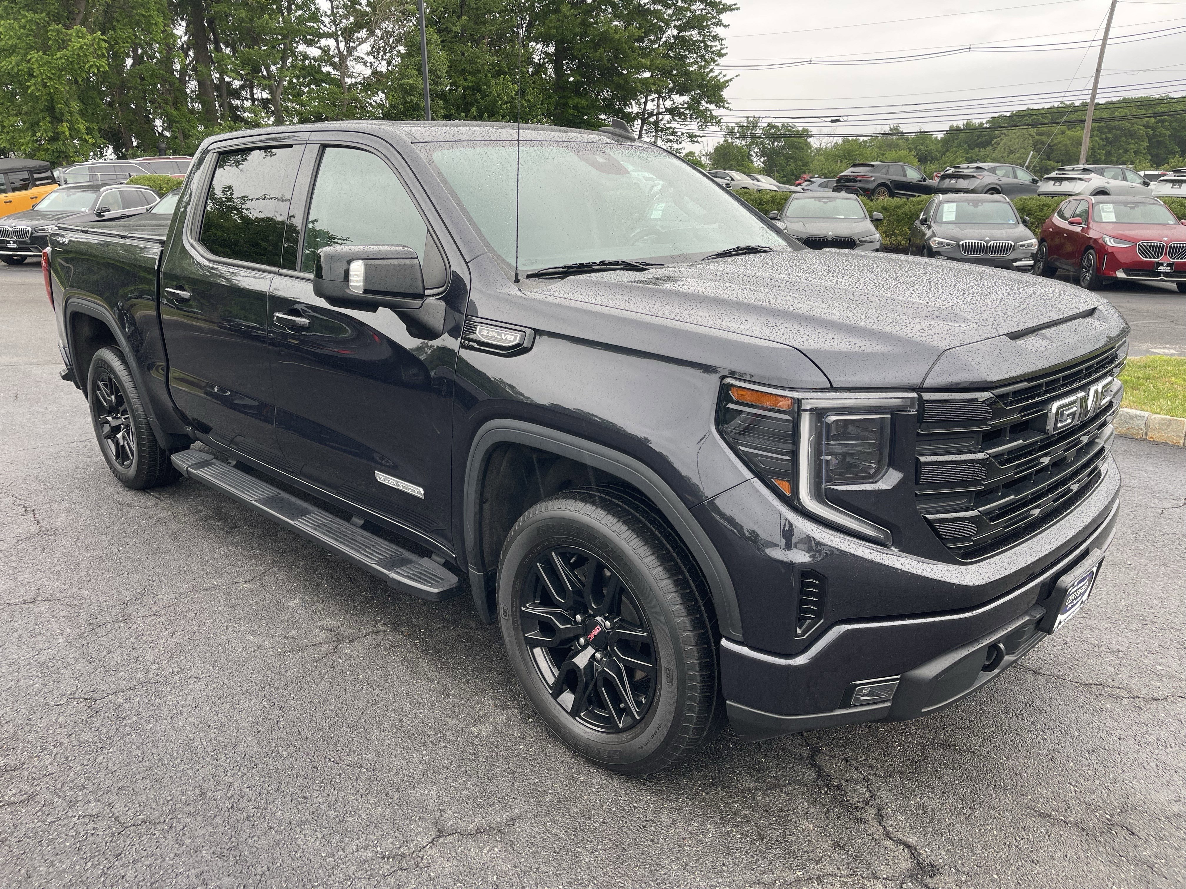Used 2023 GMC Sierra 1500 Elevation w/ Elevation Premium Package AWD/4WD image 3