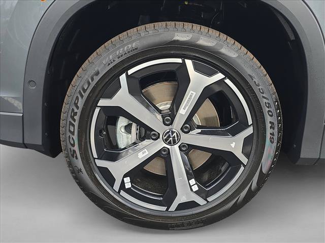 Used 2026 Volkswagen Tiguan SE AWD/4WD image 10