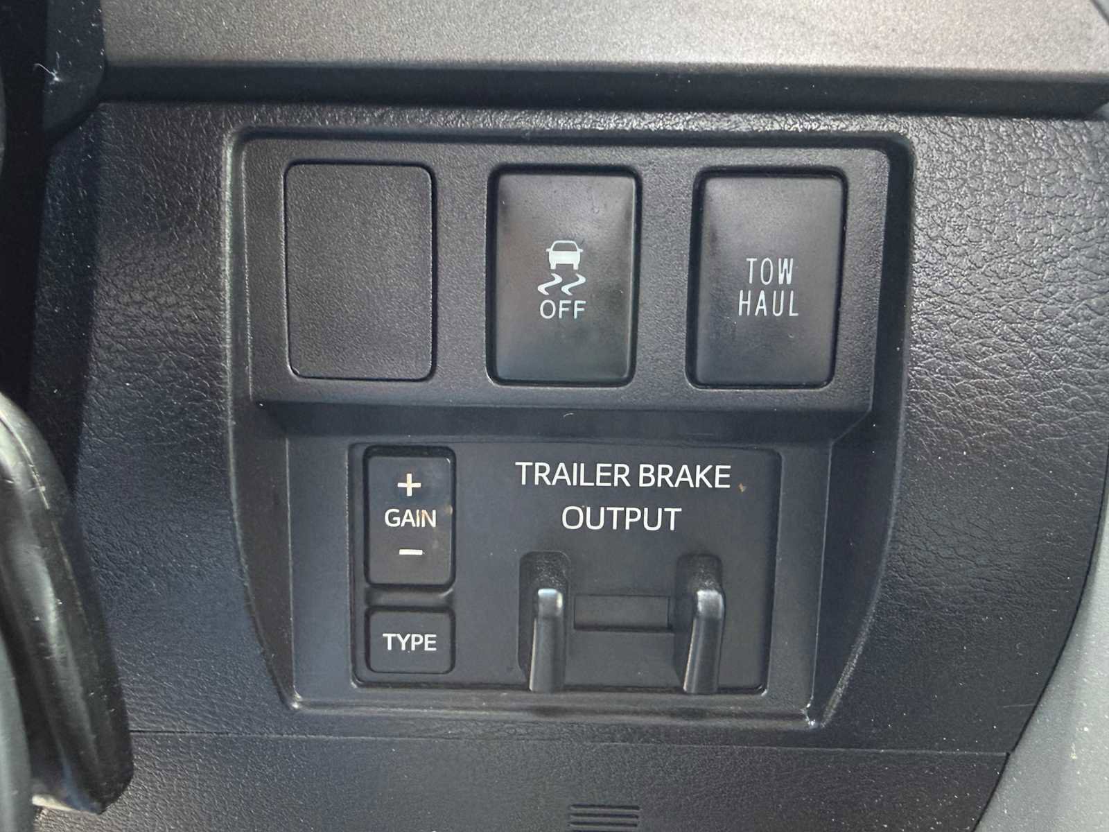 Used 2016 Toyota Tundra SR5 w/ SR5 Upgrade Package AWD/4WD image 31
