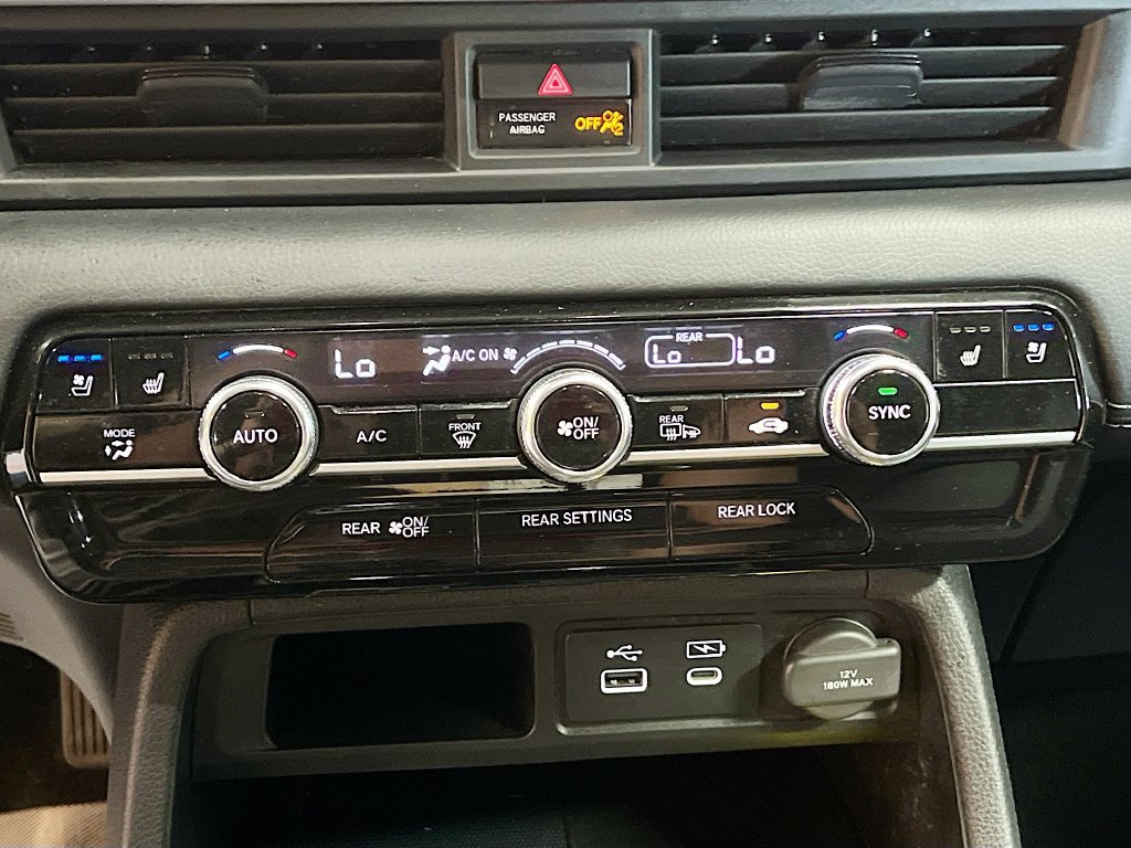 Used 2025 Honda Pilot Elite image 16
