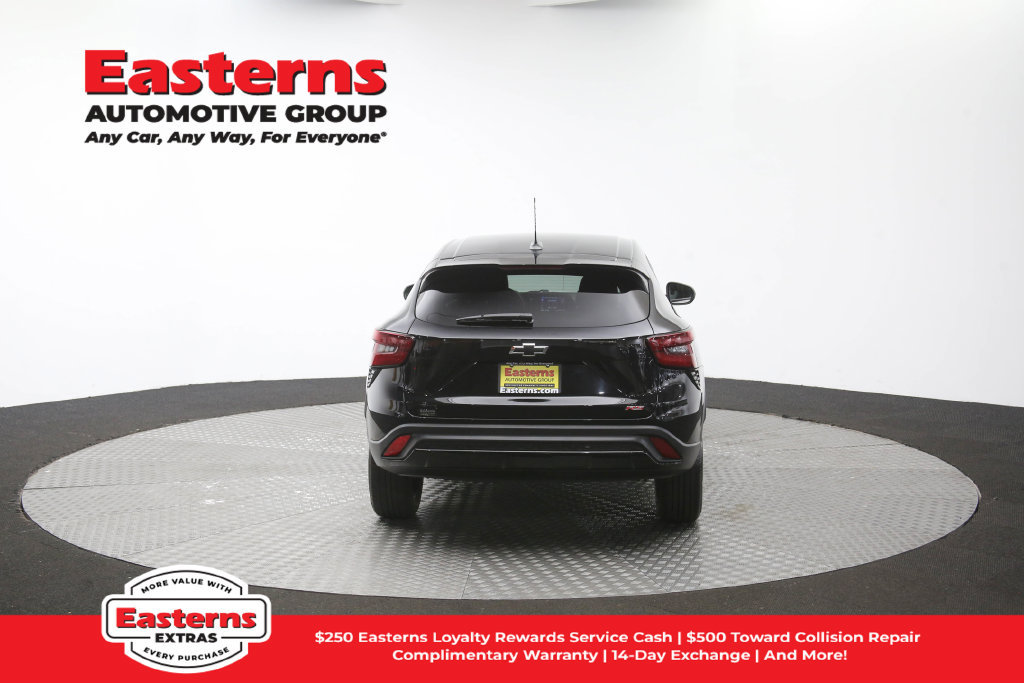 Used 2024 Chevrolet Trax RS FWD image 36