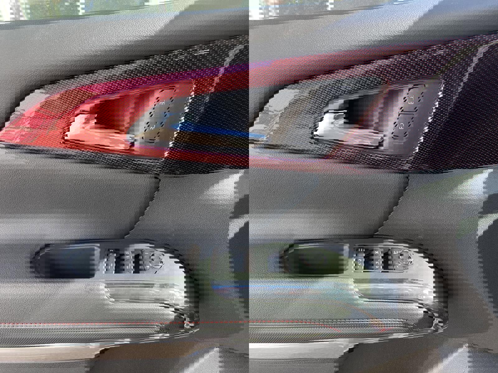 Used 2025 Chevrolet Traverse Z71 w/ Driver Confidence Package image 10