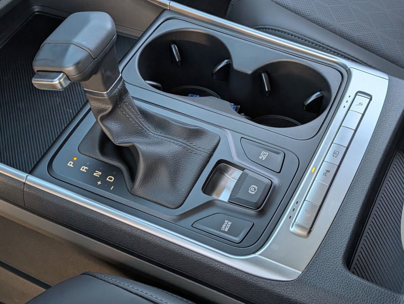 Used 2026 Kia Carnival image 9