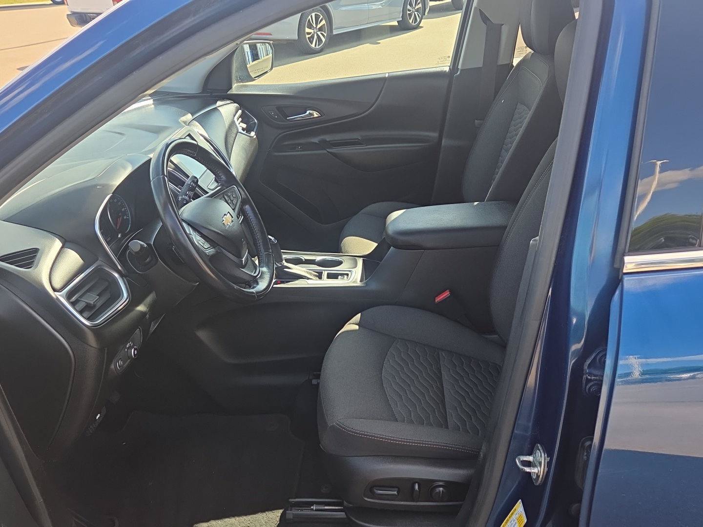 Used 2019 Chevrolet Equinox LT AWD/4WD image 17