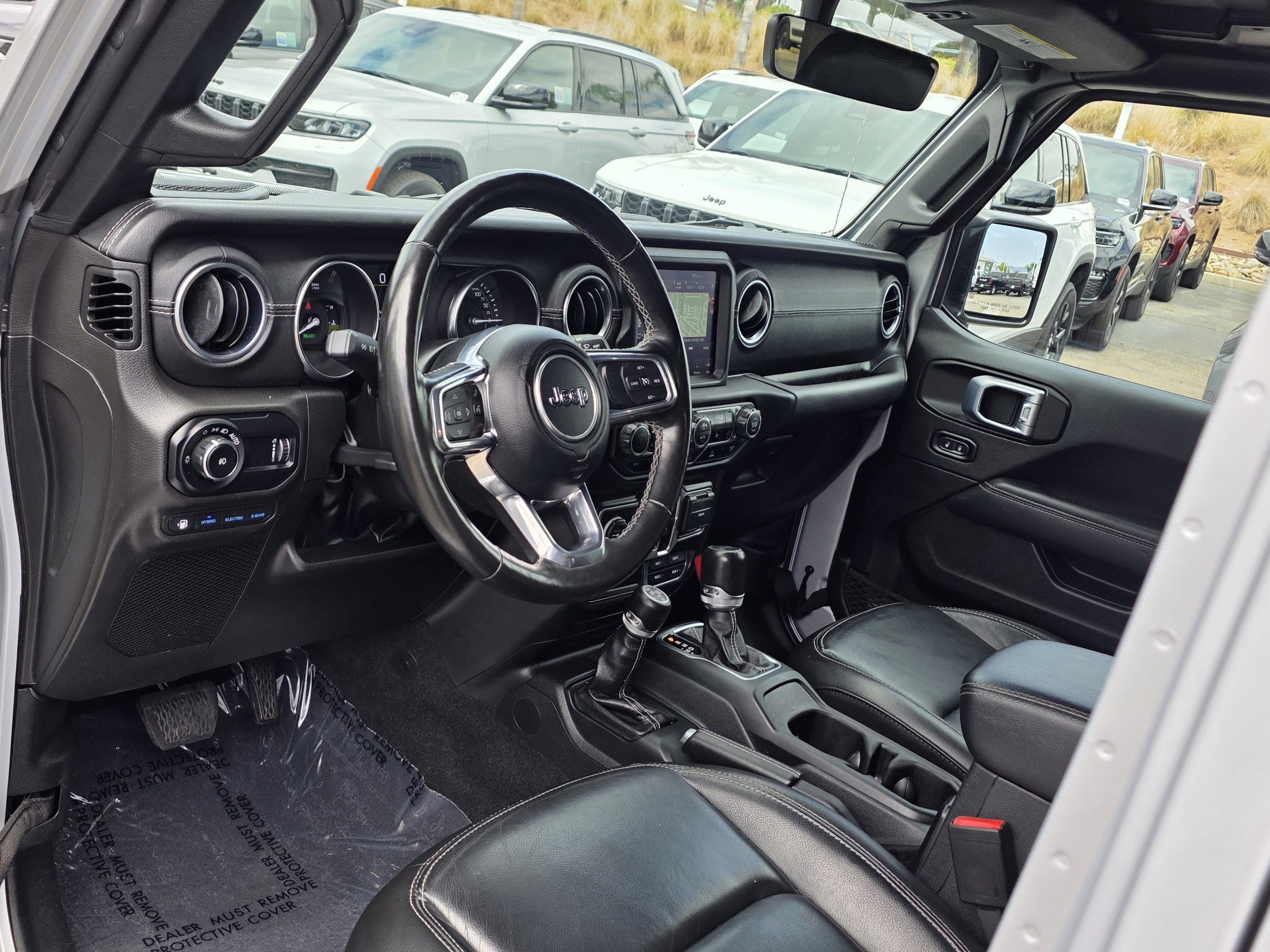 Used 2023 Jeep Wrangler Unlimited Sahara w/ Cold Weather Group AWD/4WD image 10