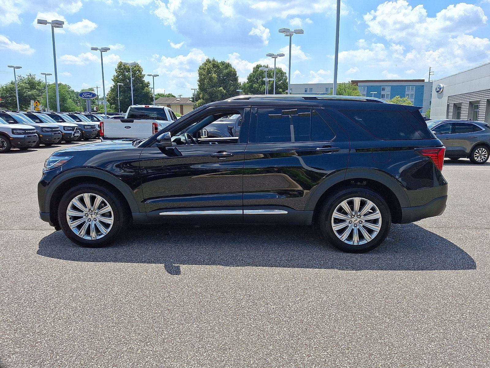 Certified 2025 Ford Explorer Platinum w/ LUX Leather Package AWD/4WD image 6