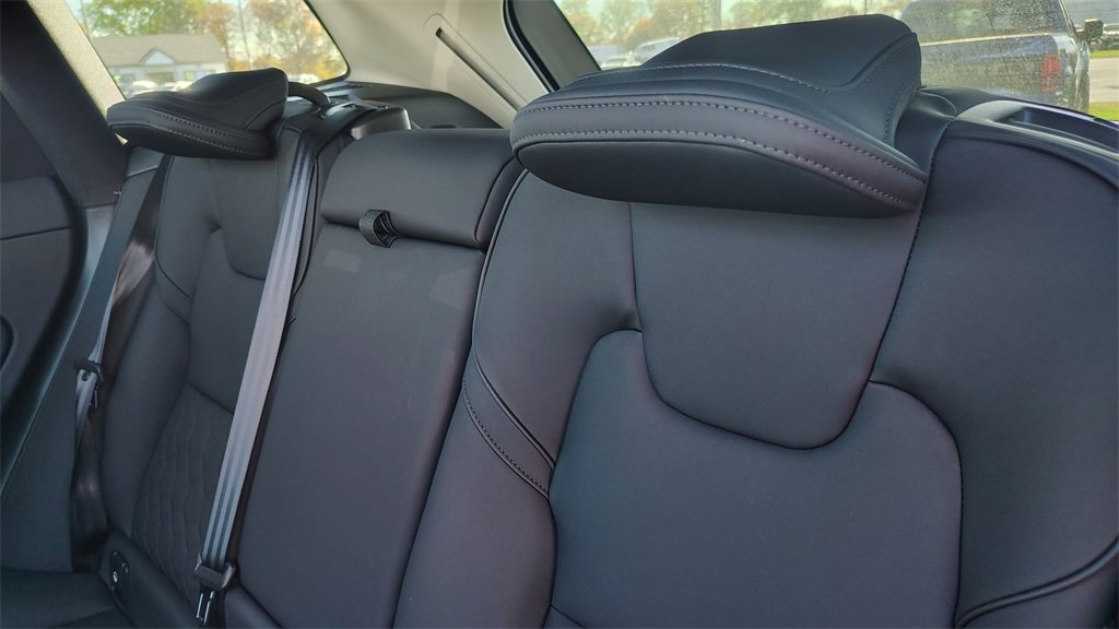 New 2026 Volvo XC60 B5 Plus w/ Climate Package image 26
