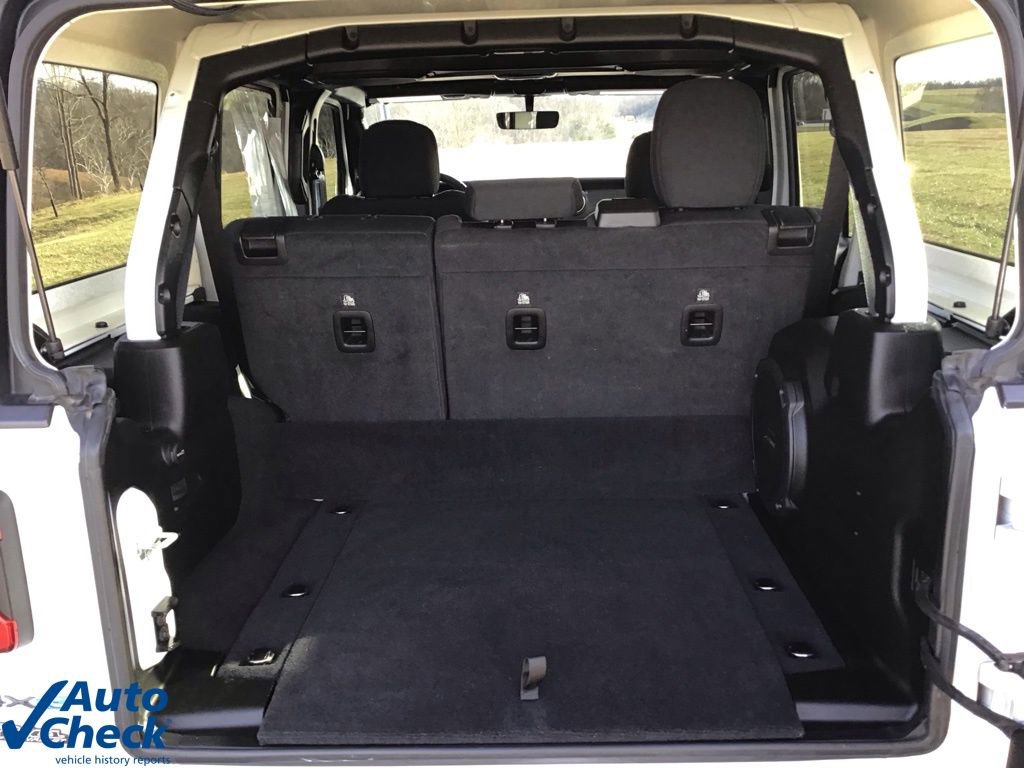 Used 2022 Jeep Wrangler Unlimited Rubicon 4xe w/ Cold Weather Group image 5