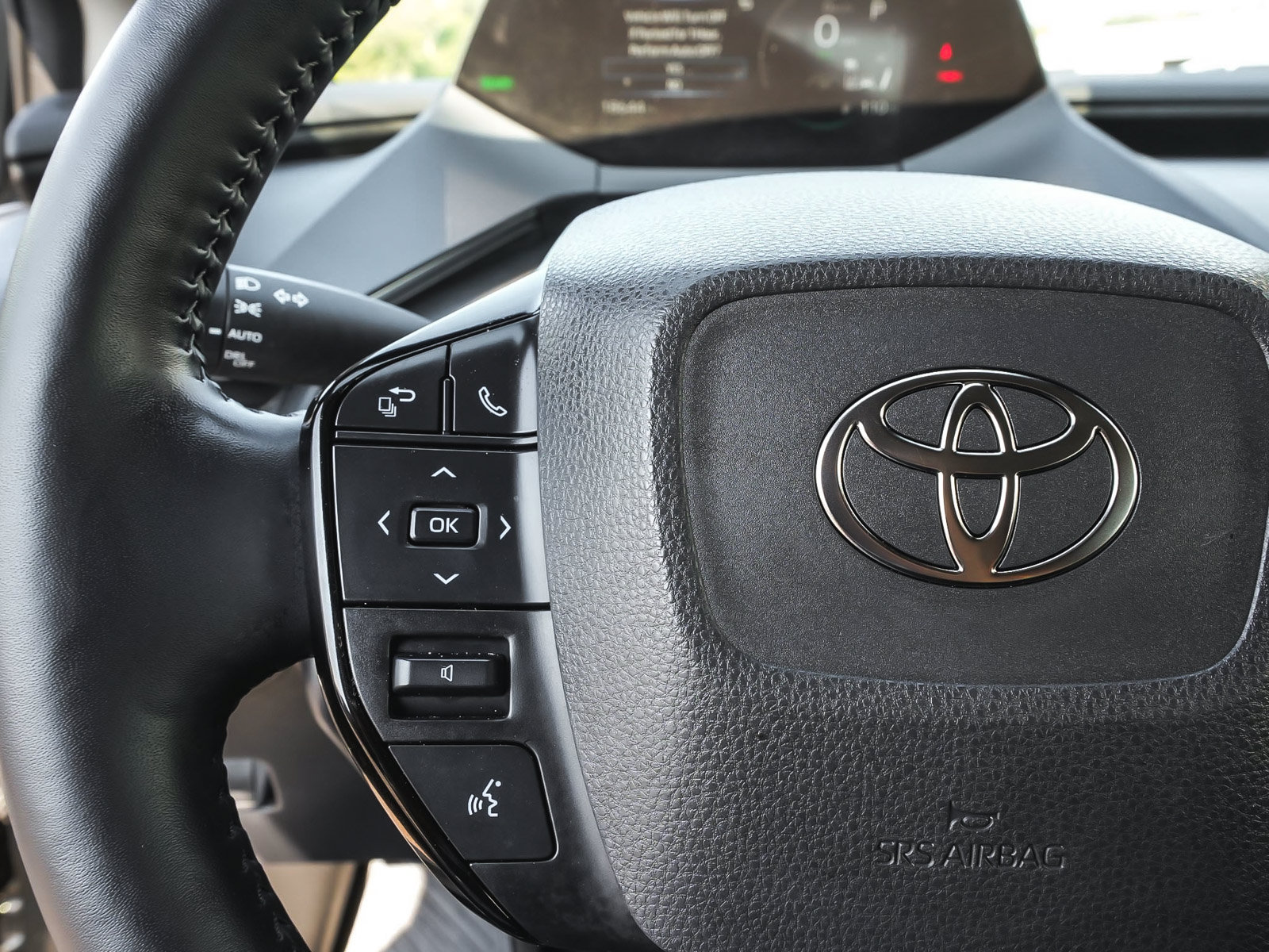 Used 2025 Toyota Prius AWD image 18