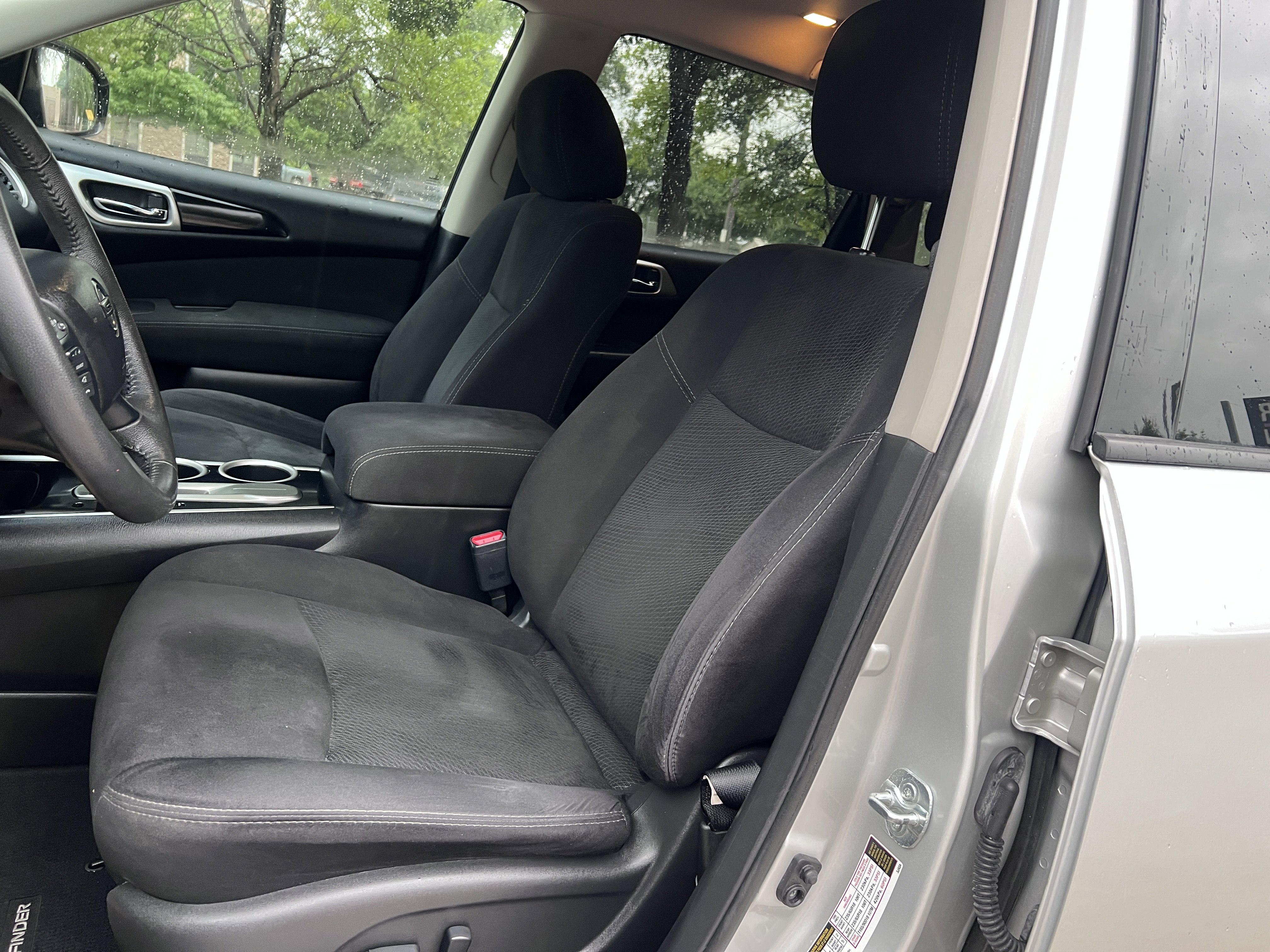 Used 2015 Nissan Pathfinder SV image 20