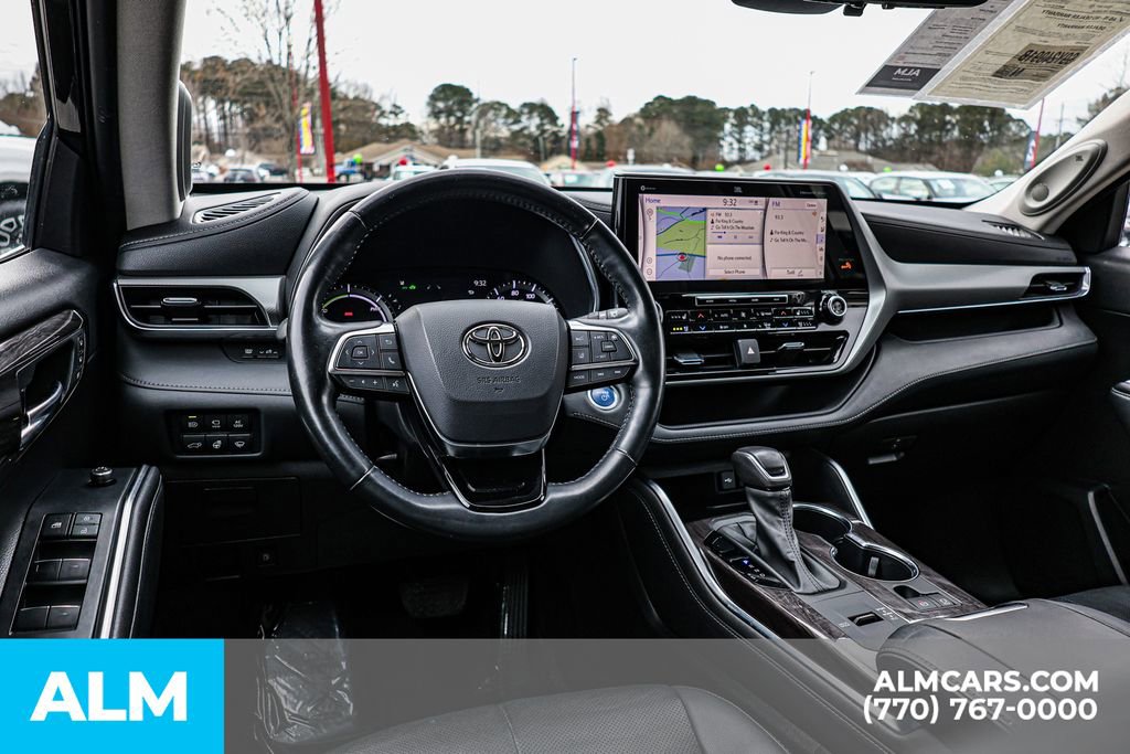 Used 2021 Toyota Highlander Platinum image 30
