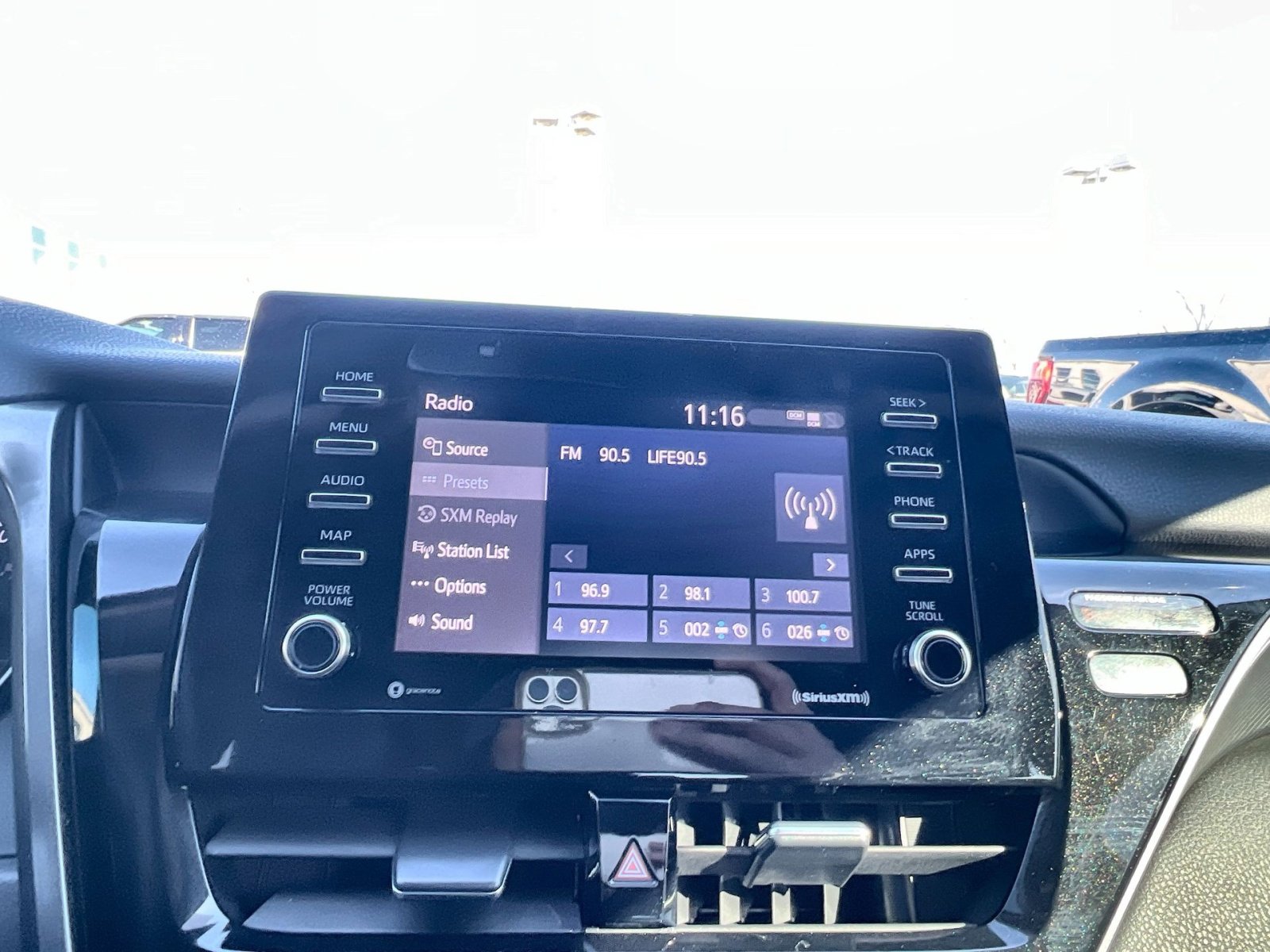 Used 2023 Toyota Camry SE w/ Convenience Package image 18